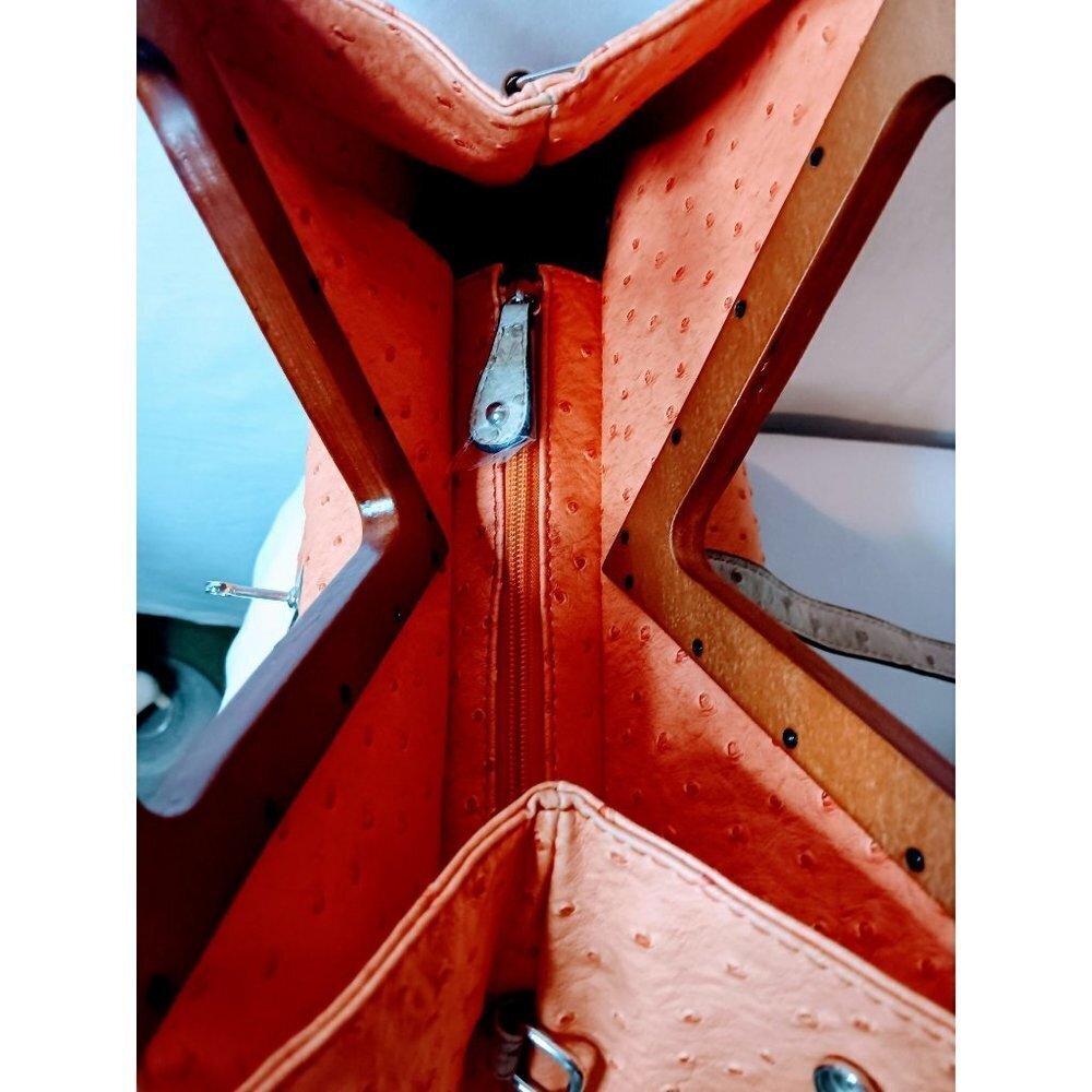 Hananel Wood Handle Tote Purse - Picture 5 of 12